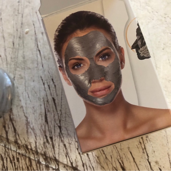 Purifying metallic  wash off mask - Picture 6 of 10